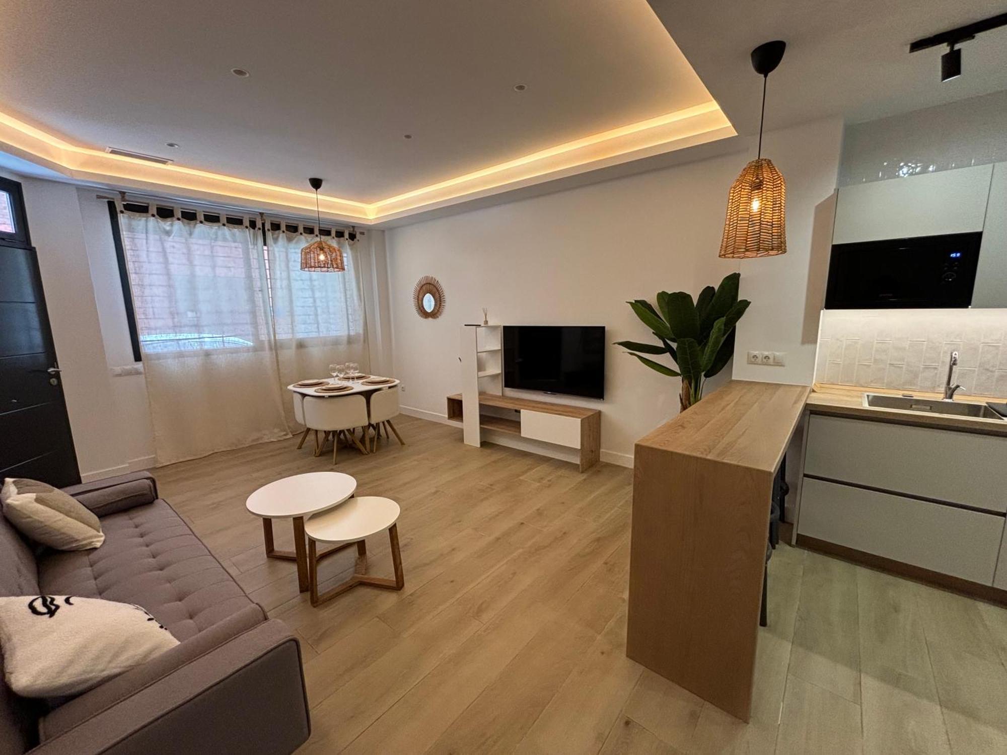 Casa Trece Apartment Фуeнхирола Екстериор снимка